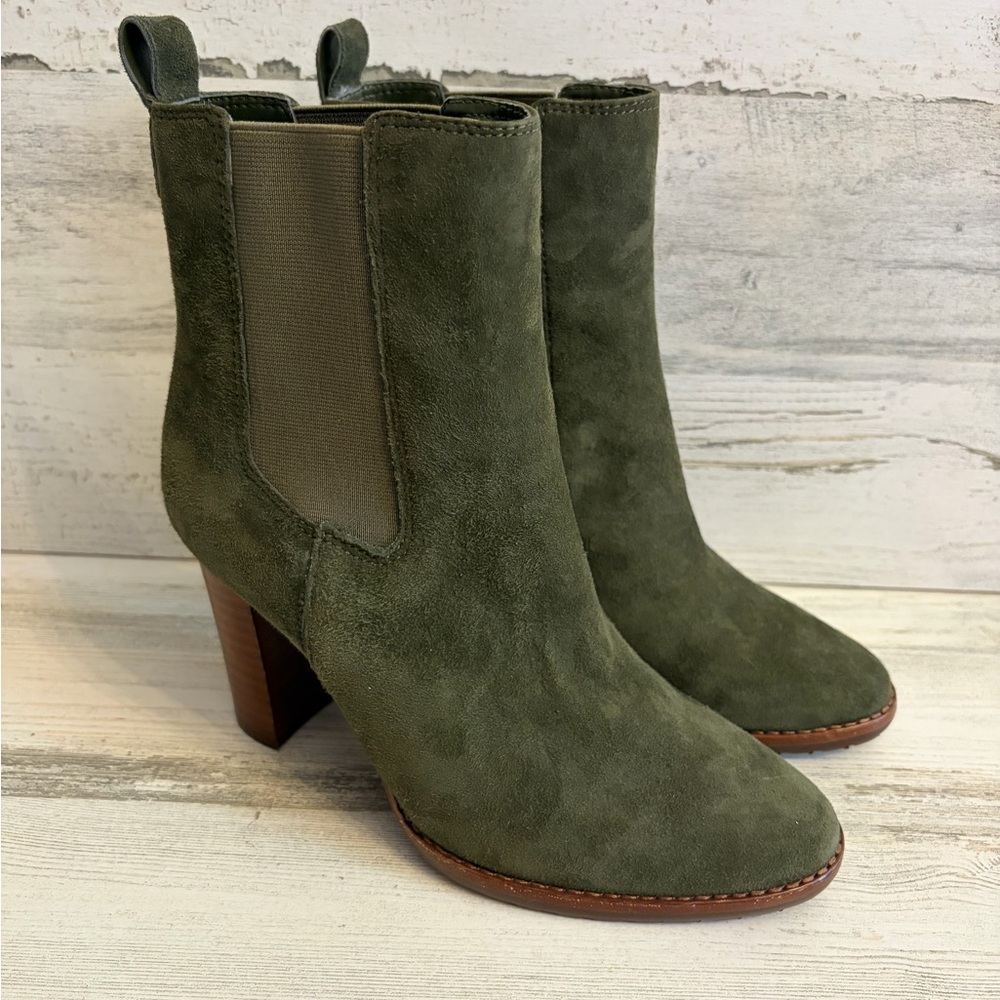 NEW Ralph Lauren suede green booties